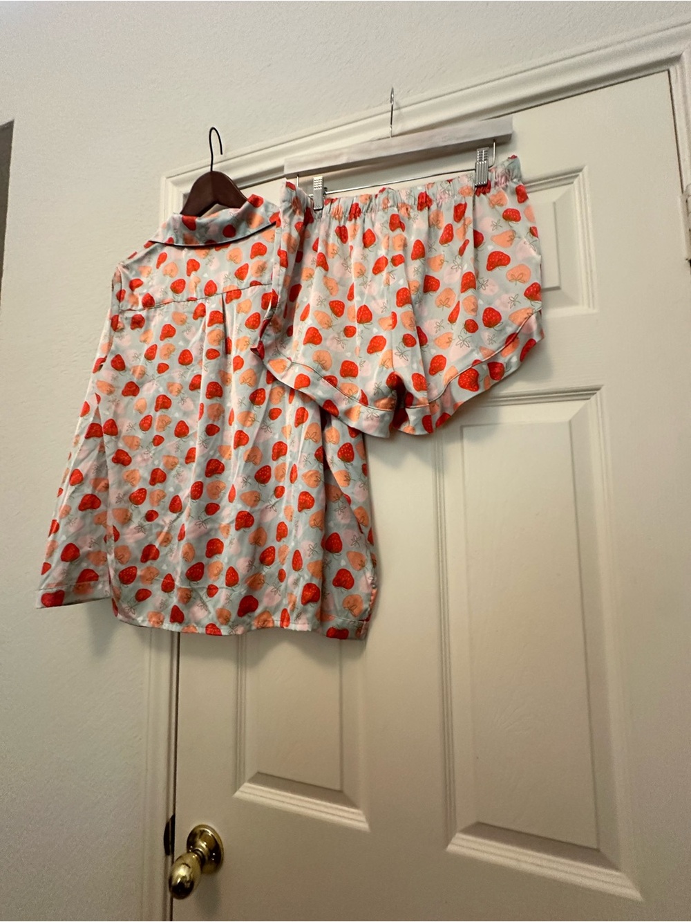 Serra Medium Silky Pajama Set –Strawberry pastels - Picture 11 of 13